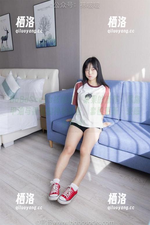 BoBoSocks袜啵啵 - 果果的新作：黑指甲油与裸足的神秘结合，套图更新，来感受奇妙！