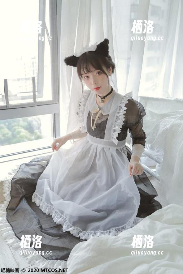 换个角度看世界，原图里的制服少女让喵糖映画的作品整个人都轻盈起来，再也不想忙了！