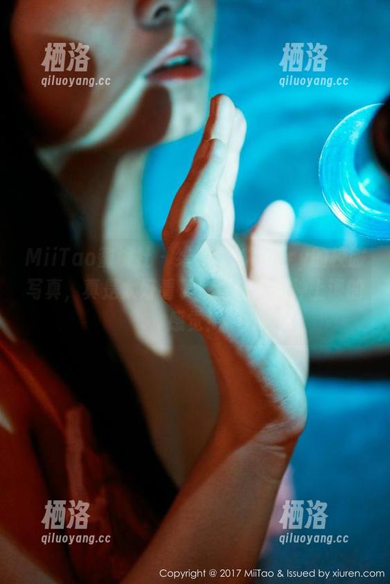 MiiTao蜜桃社 - 绯月樱-Cherry的校服写真，真是太好看了，这让人有种上课的感觉！