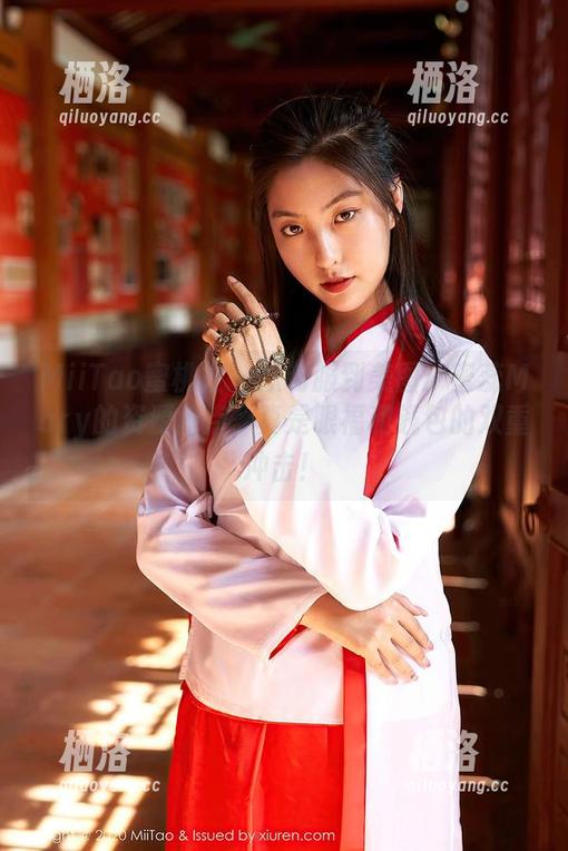 MiiTao蜜桃社-蜜蕊Mary MiiTao蜜桃社 - 从制服到美图:蜜蕊Mary的资源盘点,真是眼福和钱包的双重冲击!