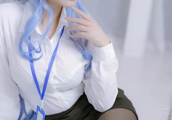 这次更新是水手服图集，Nyako喵子总能把简单的衣服穿得如此特别！