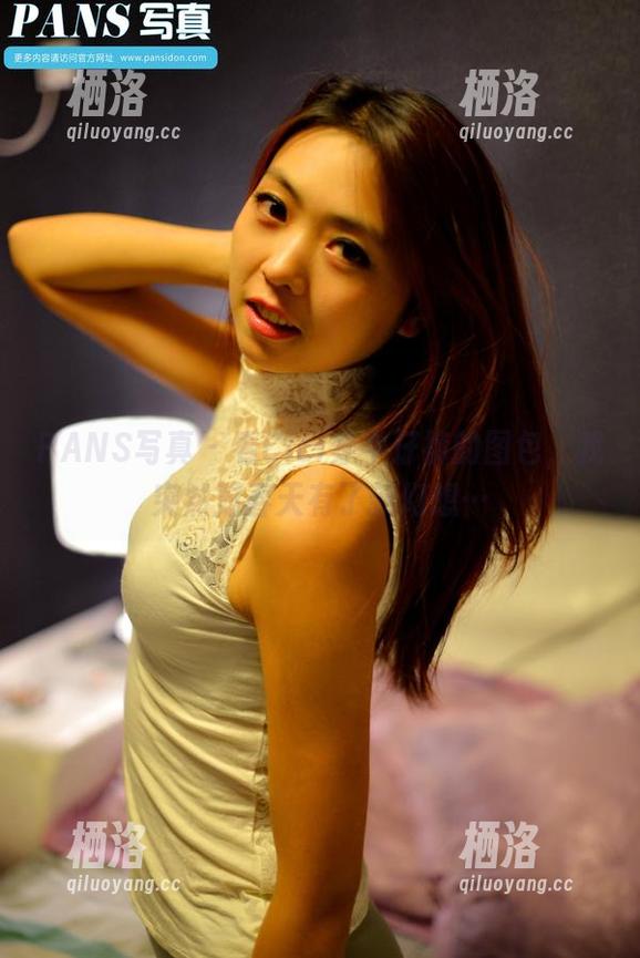 PANS写真 - 看Cici穿牛仔裤的图包，我突然对春天有了新幻想…