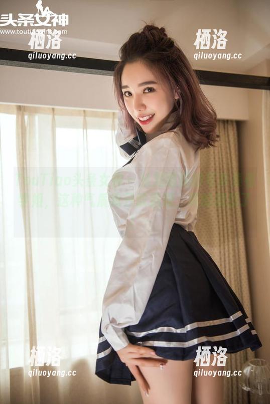 TouTiao头条女神 - 从刘雨露的写真集看学姐，这种气质我只敢远观，真的别想了！