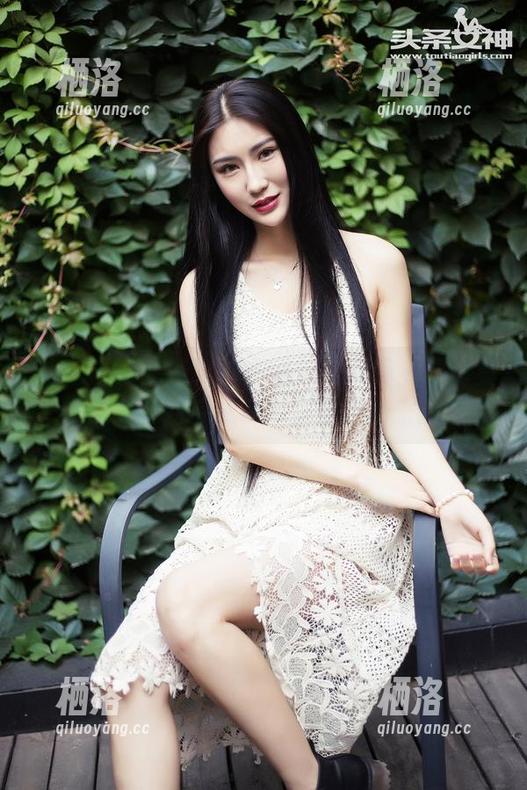 TouTiao头条女神 - 高清苏菲菲礼服写真：这一身到底从哪个梦里走出来的？