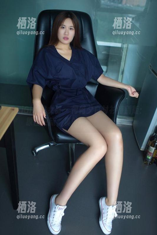 TuiGirl推女郎 - 何何夕白衬衫特别版：原图更新，真的是…有点心动？