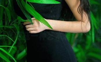 TuiGirl推女郎 – 看松果儿如何用镂空把图片分享变成一种艺术表达，你信吗？