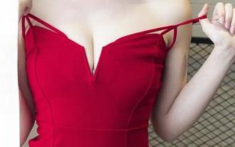 UGirls尤果网 – 阿依努尔瓦娅裸足写真集分享，真的是种奇妙的吸引力！