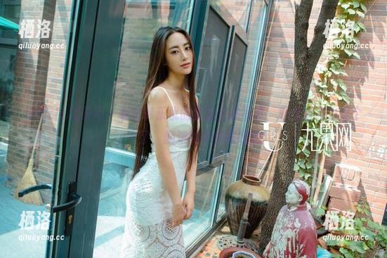 UGirls尤果网 - 看完韩乐优的全套女孩写真，感觉自己也是个少女了，翻滚的心情嘎嘎的！