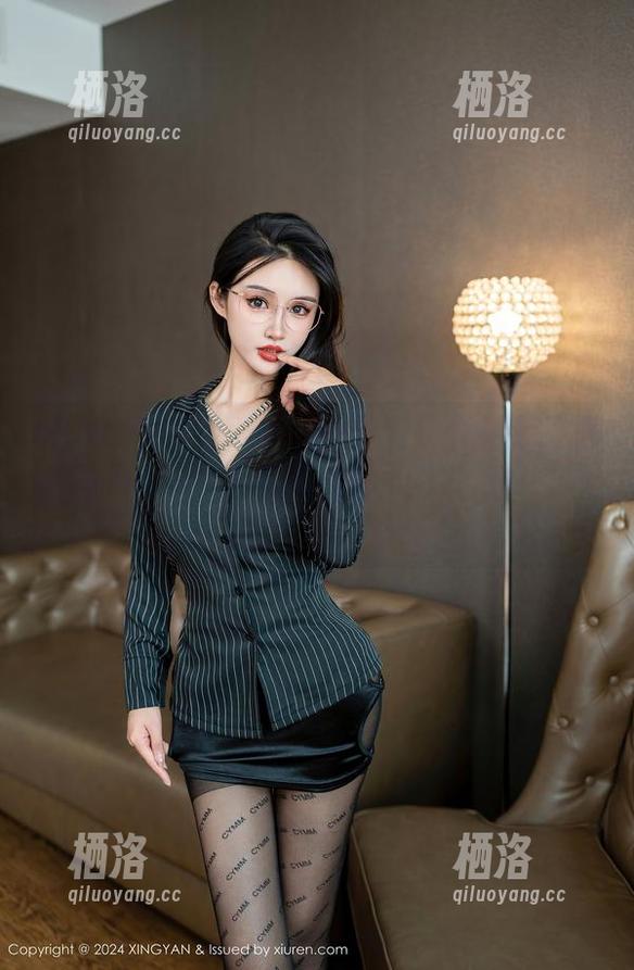 XINGYAN星颜社 - 当李若汐ci遇上旅拍：高清瞬间，下载后你就可以开始模仿她！