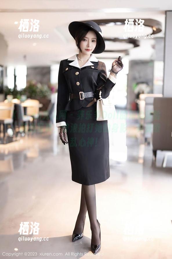Xiuren秀人网 - 养乐多Doll的海边探险：精选写真，波浪拍打她的身影，真是缭乱心神！