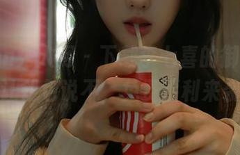 Xiuren秀人网 – 下载李七喜的御姐照，别让钱包说不，免费福利来袭！