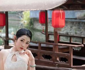 Xiuren秀人网 – 看看模特悦悦的美腿套图，别说我没提醒你，记得带好纸巾！