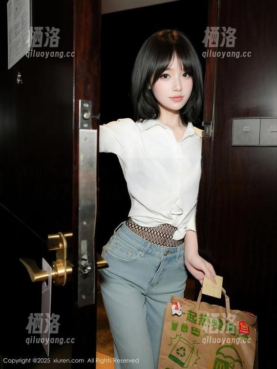 Xiuren秀人网 - 王馨瑶Yanni美腿合集：穿越了时空的腿，仿佛在跟我打招呼？