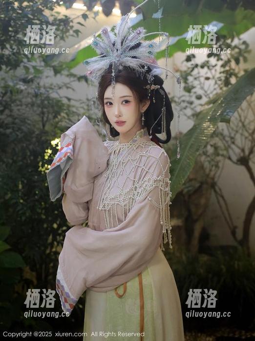 Xiuren秀人网-糯美子nini Xiuren秀人网 - 糯美子nini与她的灰丝:一场高清写真集的奇妙旅程