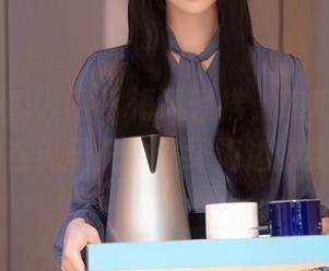 Xiuren秀人网 – 海风轻拂，陈巧蓓isabella在无圣光中演绎海边的纯粹美