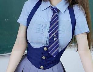 Xiuren秀人网 – 雨儿1494户外套图更新！看她如何在大自然中与“水”共舞！