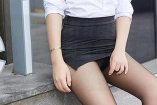 YouMi尤蜜荟 – 李纤纤图集：这毛衣是静谧的诱惑，更新的时候我恰巧被她的气质吸引了…