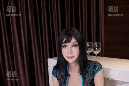 YouWu尤物馆 - 每次换艾小青的温柔写真壁纸，感觉生活都变得更加‘温柔绅士’了！