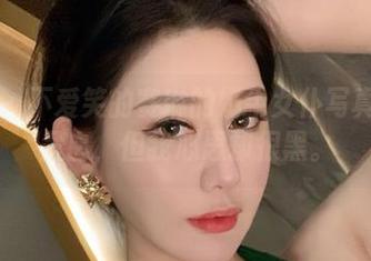 微密圈 – 不爱笑的赛琳的奶牛女仆写真：牛奶虽白，但我心思却很黑。