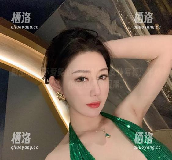 微密圈 - 不爱笑的赛琳的奶牛女仆写真：牛奶虽白，但我心思却很黑。