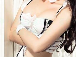 克拉女神 – 汤怡圣诞写真：看似一本正经，实则暗藏‘萌’点！