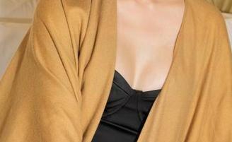 克拉女神 – 精选：颖儿的水手服套图，海水、阳光、还有什么没说的…