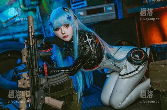 在线揭秘！凛子酱的丝袜写真为什么让我心跳加速？