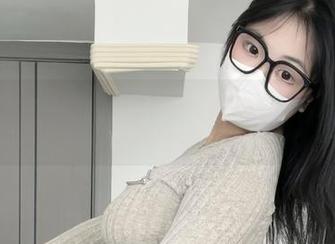 微密圈 – 私房写真大揭秘：可爱的肉巴的紫色梦幻，绝对超出你的想象范围！