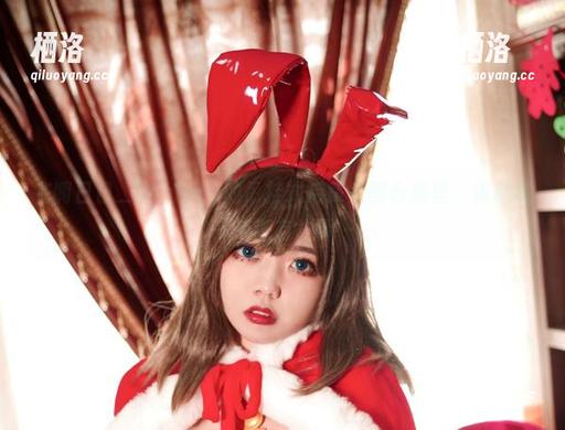 在啊日日_Ganlory的吊挂式后辈美图合集里，仿佛每一帧都有故事…