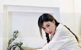嗲囡囡 – 陈雅漫VICKY的私房作品：纯白的背后，是不是还有其他色彩？