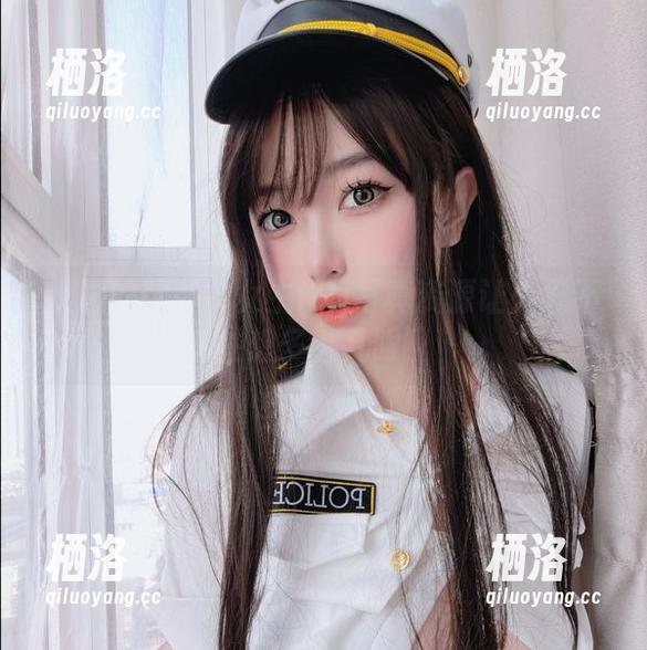 大胆的秘书？女主K的写真资源让人忍不住想多看几眼！