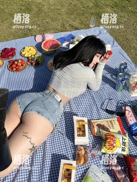 微密圈 - 居家照也能很有趣：宋昱欣图库里的精选，谁说只能出门才好拍？
