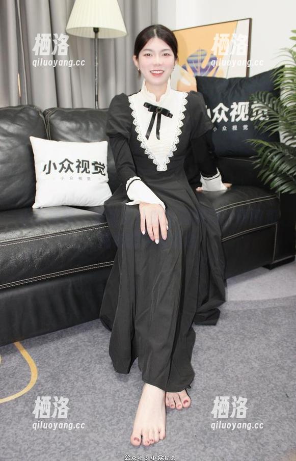 小众视觉 - 蓉蓉女仆的窘迫瞬间：原图和精选的完美结合