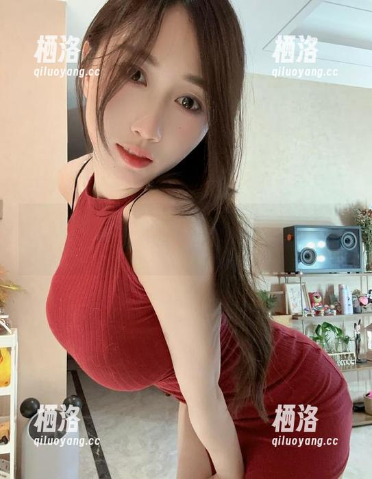 微密圈 - 新品上线：小玉吃果冻独特的皮衣作品，在线发售中！
