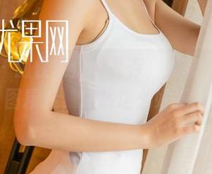 尤果网 – 随性和优雅并存，尤菲儿毛衣美图精选，居然这么好看！