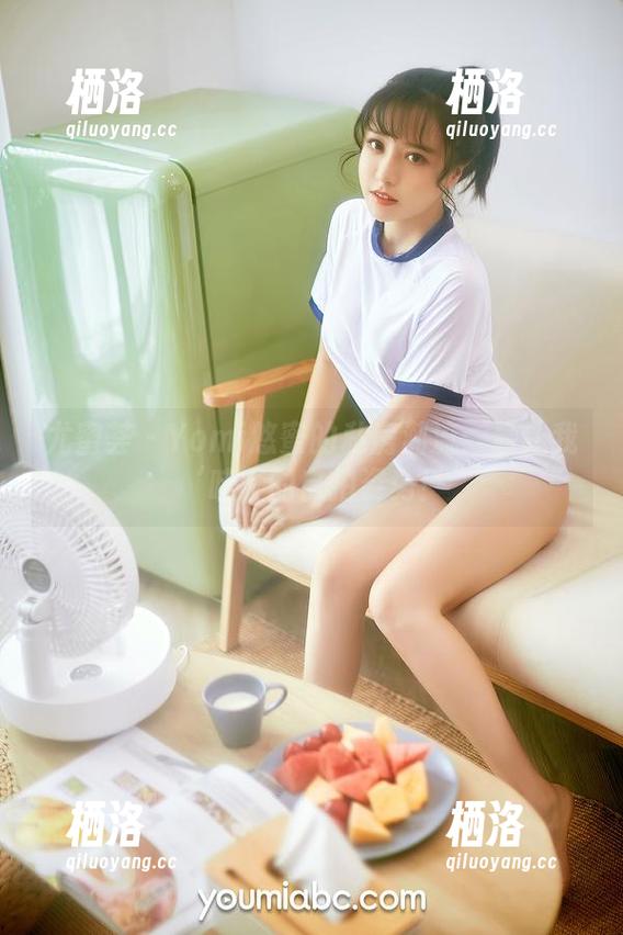 尤蜜荟 - Yomi悠蜜的私房潮流：最让我‘哇’的自拍姿势！