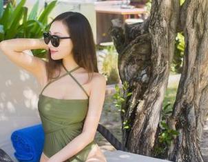 尤蜜荟 – 思淇Sukiiii带你走进办公室：写真的摩登日常与诙谐合集
