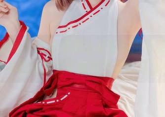 原图在线！屿鱼展现泳装的无限可能，不小心重新定义了我对泳装的想法！