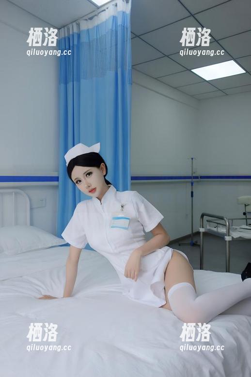 在线图集，炸裂你的想象：您的蛋蛋和YouMi尤蜜在停车场的武装姿态！