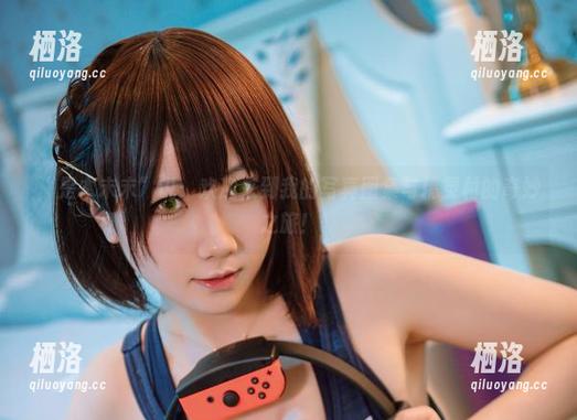 “是本末末”说：欢迎来到我的写真图集与精灵村的奇妙之旅！