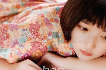 果团网 – 瞧瞧这美脚，松果儿又在写真中撒着小迷人的毒。