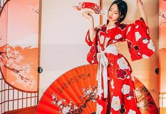 果团网 – 酸酱兔写真大揭秘：那些诱人的美腿其实也会吃零食！