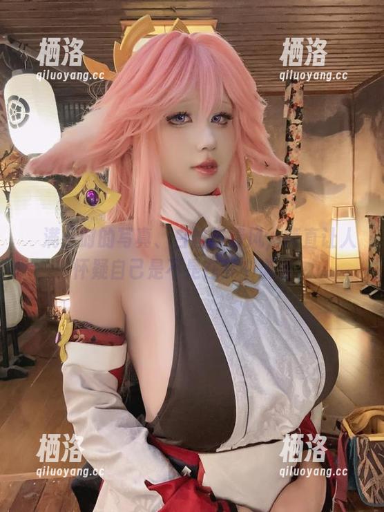 桜满三时的写真、白丝与清风，简直让人怀疑自己是不是在梦中游荡。