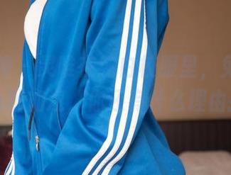 梦丝女神 – 灵唯在纯白校服里，免费写真让我心跳加速，你还有什么理由拒绝？