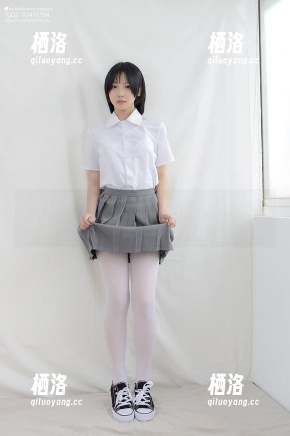 森萝财团 - 吸吸土豪最新资源曝光，沙发上那个旗袍美少女，简直不要太好看！