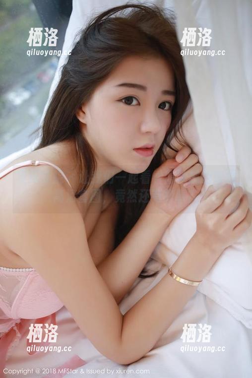 模范学院 - 让我们一起看看董林越的泳衣高清套图，竟然还有故事？