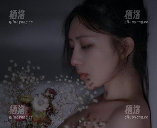 樱晚gigi秀场：映出生活的每一瞬间，别急，套图马上来！