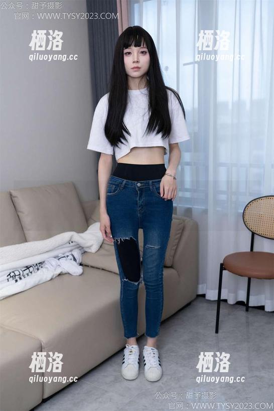 甜予摄影 - 精选帆帆白棉袜：她的袜子可以让任何人心动哦！
