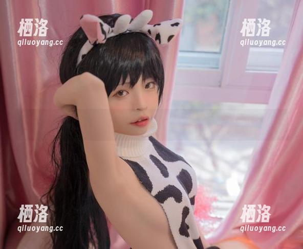 秘书不只工作，疾走可可的私拍合集有点不一样