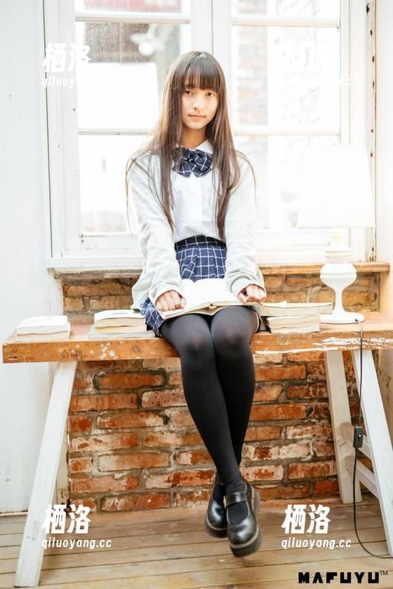紧急召唤神楽坂真冬少女私拍，看看她是如何把冻手冻脚变成艺术的！